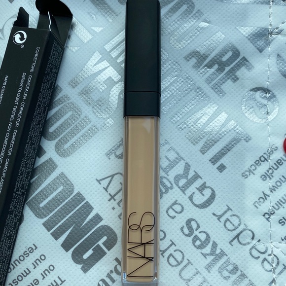 3 Pc New Makeup Bundle - Picture 11 of 12